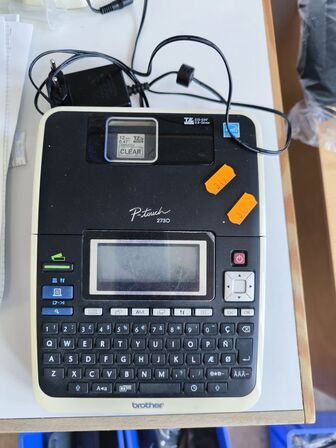 Labelmaskine BROTHER P-Touch 2730
