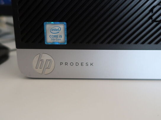 HP ProDesk | Intel i5-7500 | 8 GB | 256 GB SSD | HP 22" skærm