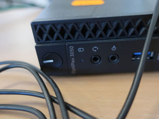 DELL OptiPlex 3050 | Intel i5-7500T | 8 GB | 256 GB SSD | HP 22" skærm