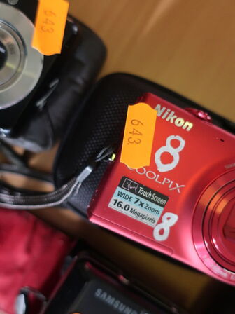 Ældre kameraer SAMSUNG, NIKON 