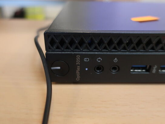 DELL OptiPlex 3050 | Intel i5-7500T | 8 GB | 256 GB SSD | SAMSUNG 22" skærm