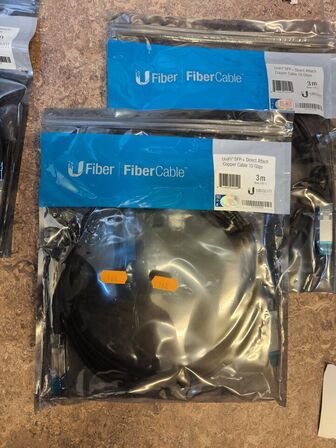 2 stk. UBIQUITY UniFI SFP+ 10Gbps 3m fiberkabler (ubrugt)