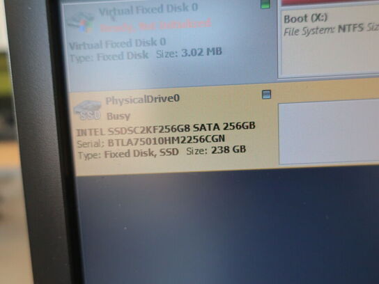 DELL OptiPlex 3050 | Intel i5-7500T | 8 GB | 256 GB SSD | SAMSUNG 22" skærm