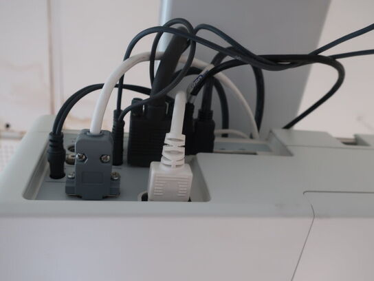 Projektor short-throw SONY VPL-SW526C