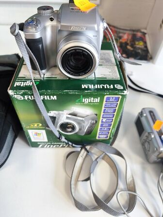 Ældre kameraer FUJI, HP & CANON