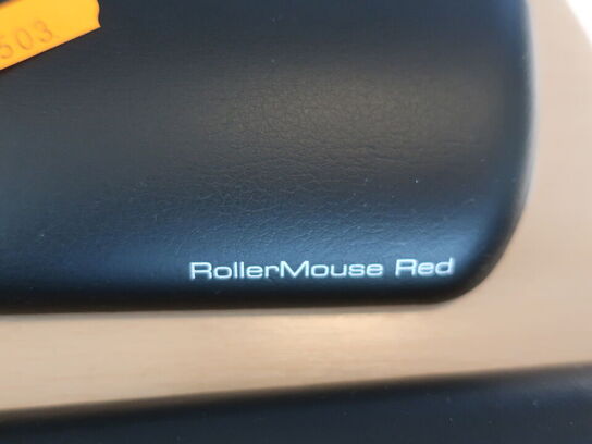 2 stk. HP EliteDisplay 27" skærme inkl. rollermouse & div. tilbehør