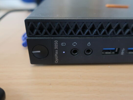 DELL OptiPlex 3050 | Intel i5-7500T | 8 GB | 256 GB SSD | SAMSUNG 22" skærm