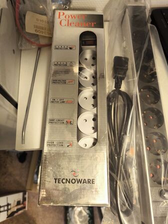 2 stk. stikdåser m. beskyttelse (ubrugt)