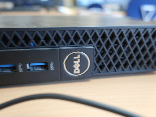 DELL OptiPlex 3050 | Intel i5-7500T | 8 GB | 256 GB SSD | SAMSUNG 22" skærm