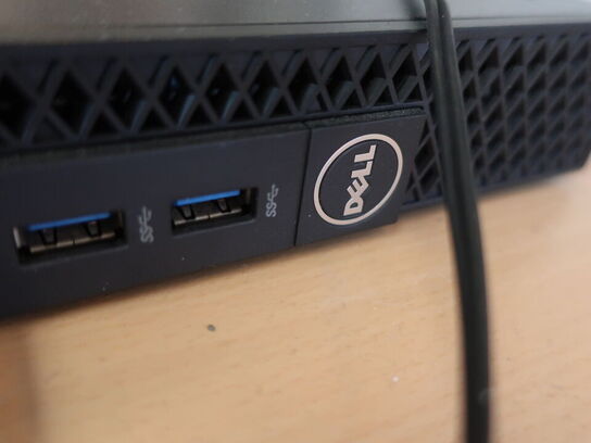 DELL OptiPlex 3050 | Intel i5-7500T | 8 GB | 256 GB SSD | SAMSUNG 22" skærm