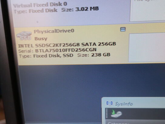 DELL OptiPlex 3050 | Intel i5-7500T | 8 GB | 256 GB SSD | SAMSUNG 22" skærm