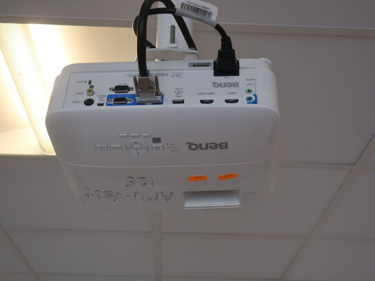 Projektor BENQ MW612 inkl. lærred