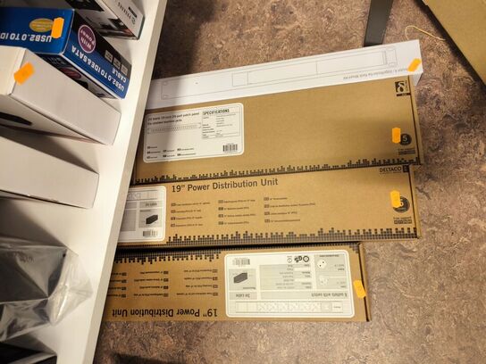 Div. netværkstilbehør bl.a. UBIQUITY Unifi (se billeder)