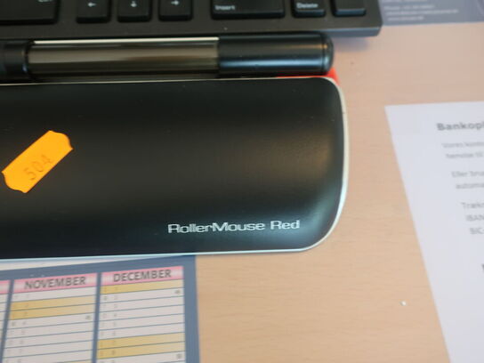 2 stk. HP EliteDisplay G4 27" skærme inkl. rollermouse & div. tilbehør