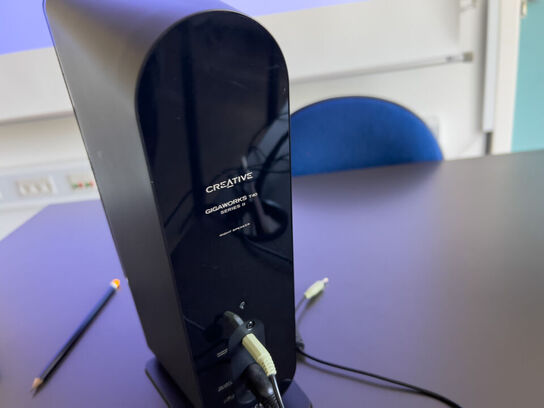 Projektor NEC ME301W inkl. lærred & CREATIVE højttalere