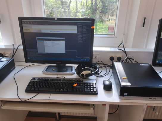 HP ProDesk | Intel i5-7500 | 8 GB | 256 GB SSD | HP 22" skærm