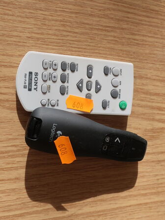 Projektor short-throw SONY VPL-SW526C