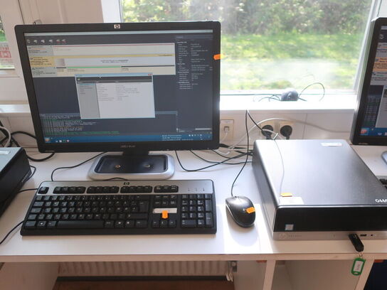 HP ProDesk | Intel i5-7500 | 8 GB | 256 GB SSD | HP 22" skærm