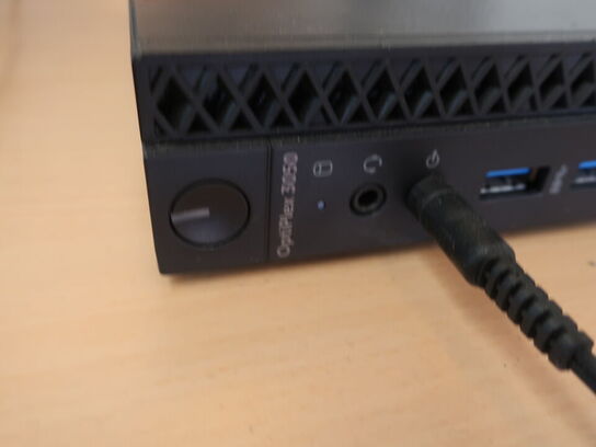 DELL OptiPlex 3050 | Intel i5-7500T | 8 GB | 256 GB SSD | SAMSUNG 22" skærm