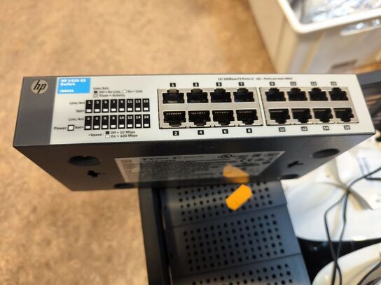 1 ks. m. div. netværksudstyr