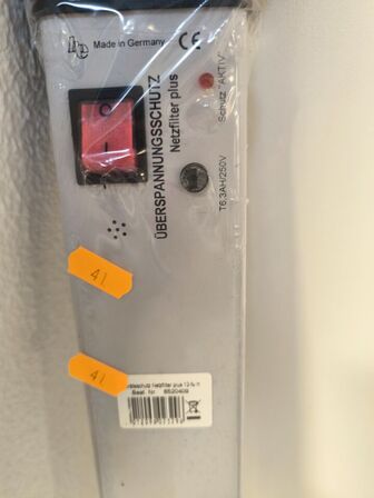 Stor 12 stiks strømskinne m. beskyttelse