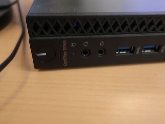 DELL OptiPlex 3050 | Intel i5-7500T | 8 GB | 256 GB SSD | SAMSUNG 22" skærm