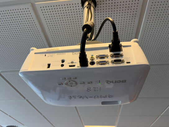 Projektor BENQ MW536 inkl. lærred