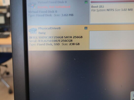 DELL OptiPlex 3050 | Intel i5-7500T | 8 GB | 256 GB SSD | SAMSUNG 22" skærm