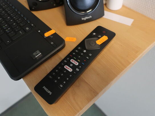 58" 4K UHD Smart TV PHILIPS 58PUS7555/12 inkl. div. tilbehør