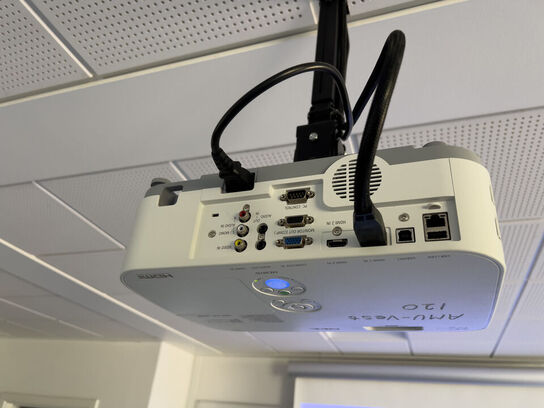 Projektor NEC ME301W inkl. lærred & CREATIVE højttalere