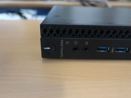 DELL OptiPlex 3050 | Intel i5-7500T | 8 GB | 256 GB SSD | HP 22" skærm