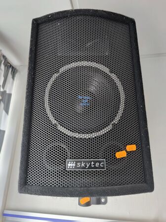 2 stk. SKYTEC højttalere