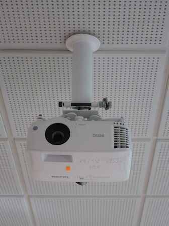 Projektor BENQ MW612 inkl. lærred