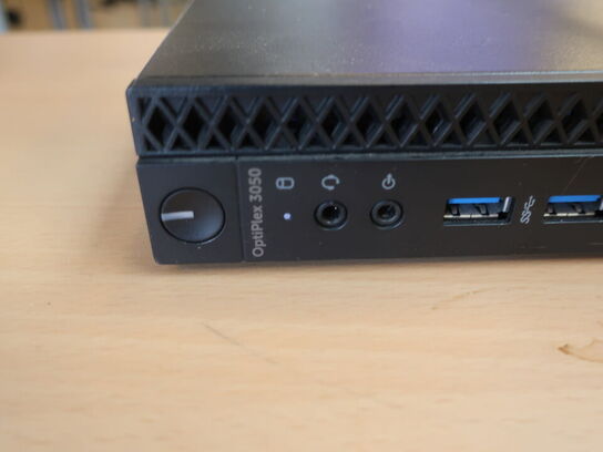 DELL OptiPlex 3050 | Intel i5-7500T | 8 GB | 256 GB SSD | SAMSUNG 22" skærm