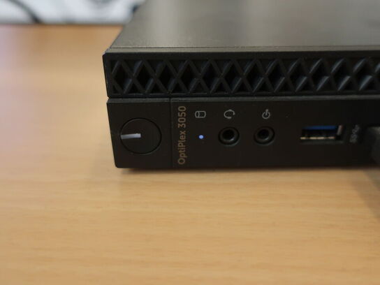 DELL OptiPlex 3050 | Intel i5-7500T | 8 GB | 256 GB SSD | SAMSUNG 22" skærm