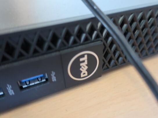 DELL OptiPlex 3050 | Intel i5-7500T | 8 GB | 256 GB SSD | SAMSUNG 22" skærm