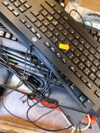 1 ks. m. div. tastaturer, mus m.v.