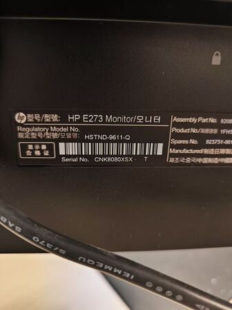 Desktop PC HP Z240 inkl. 3x 27" HP skærme, mus, tastatur m.v. (læs bekrivelse)