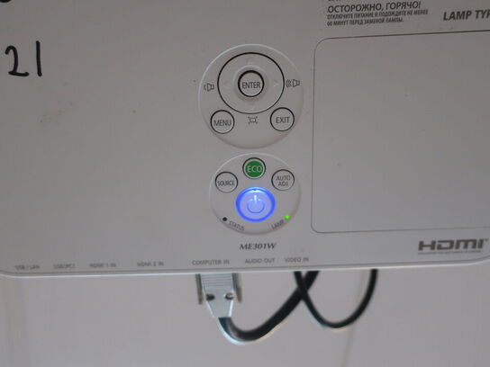 Projektor NEC ME301W inkl. lærred