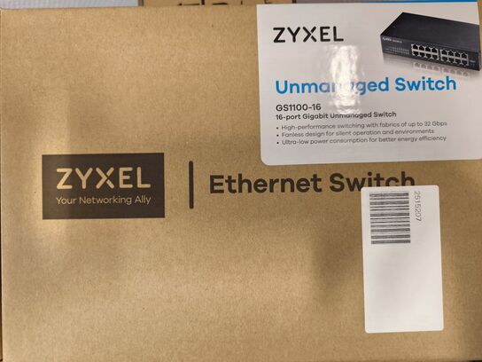Netværksswitch ZYXEL GS1100-16 16 port (ubrugt)