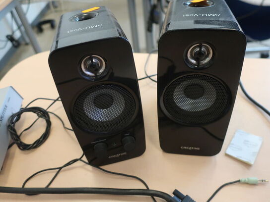 Div. IT udstyr, 22" SAMSUNG skærm, splitter m.v.