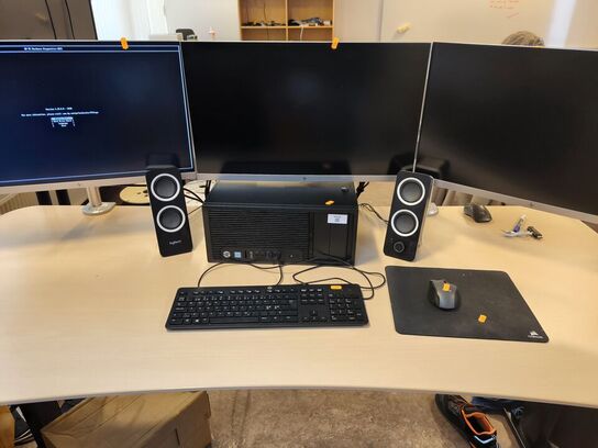 Desktop PC HP Z240 inkl. 3x 27" HP skærme, mus, tastatur m.v. (læs bekrivelse)