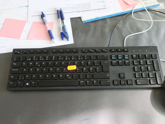 2 stk. HP EliteDisplay 27" skærme inkl. div. tilbehør