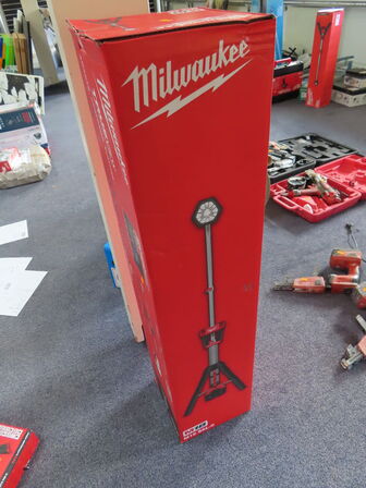 Arbejdslampe MILWAUKEE M18 SAL-0