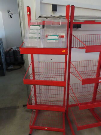 Fire salgsreoler og parti handsker