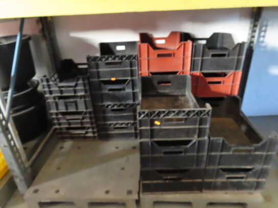 Parti kasser og spande