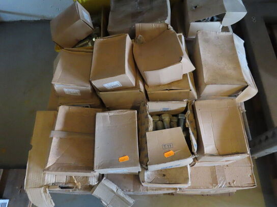 Parti bolte og møtrikker