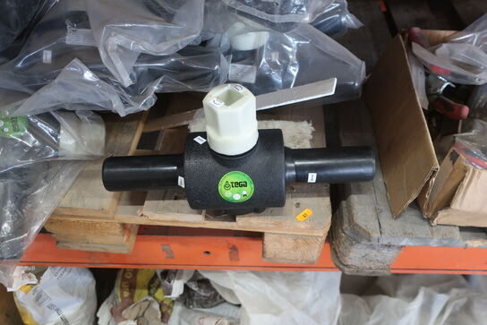 2 stk. paller med div. Varelager