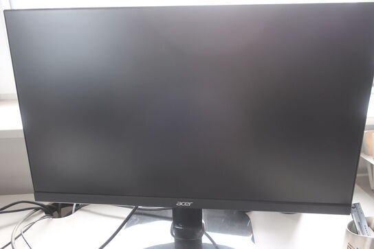 El. hæve/sænke skrivebord med 2 stk. computerskærme ACER, tastatur og mus