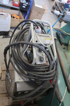 Svejseværk PANASONIC YD-350GL W med svejserundbord